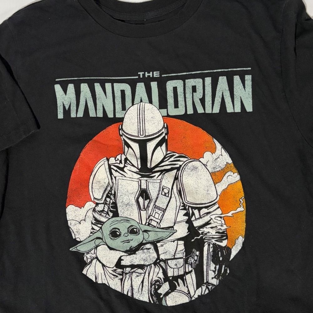 Star Wars The Mandalorian Grogu Graphic T-Shirt Black Mad Engine Mens Small